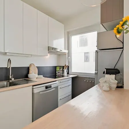 Charming Sea-view In Knokke-duinbergen *